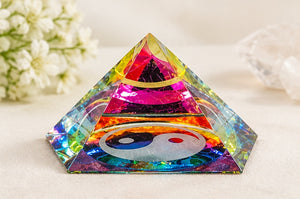 Feng Shui Crystal Pyramid with Yin Yang Symbol for Vastu Home Decor